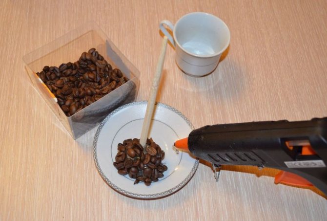 Как клеить кофейные зерна