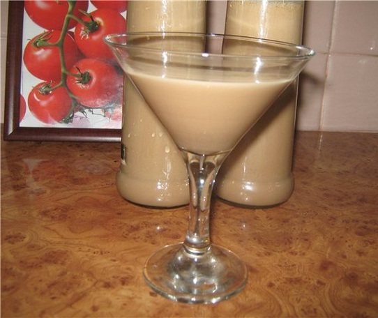 Коктейль из кефира со сгущенкой и кофе - рецепт пошаговый с фото