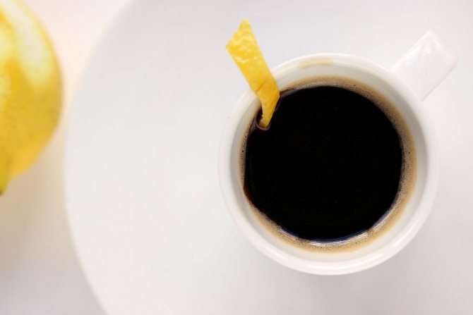 Культура потребления кофе с лимоном