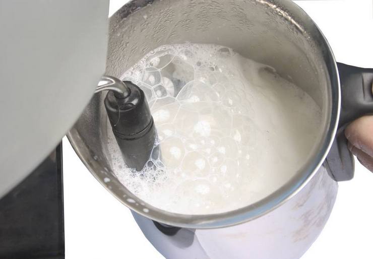 Пошаговая инструкция взбивания молока