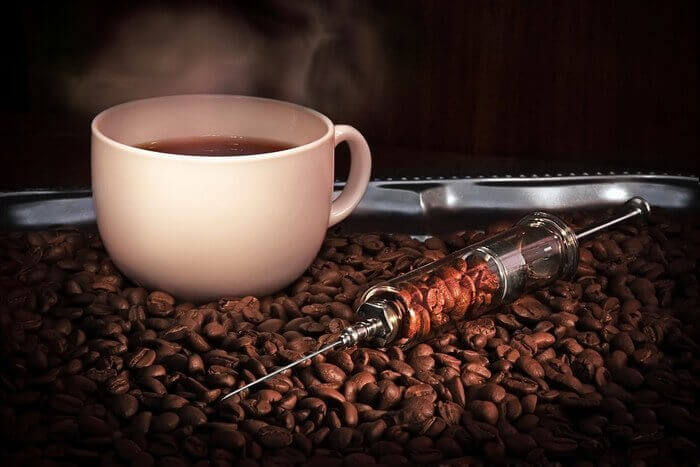 вред кофеина - вызывает зависимость